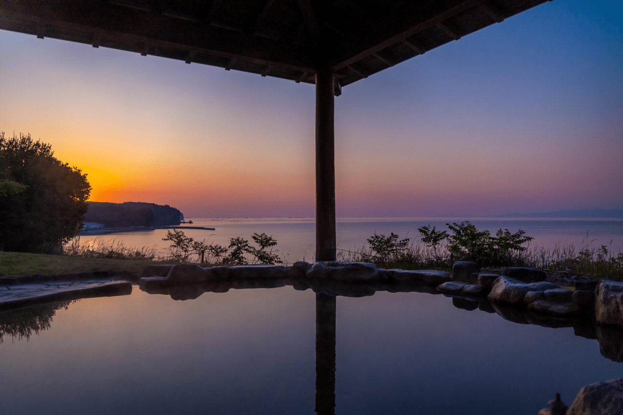 Outdoor Onsen Image